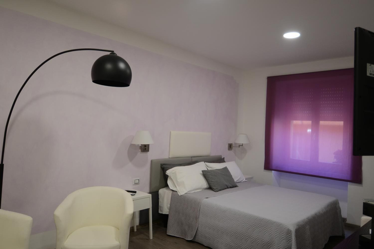 Bedroom 4, Terry's House, Nuoro