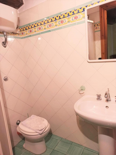Bathroom 3, I Templari, Palermo