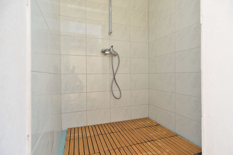 Bathroom 4, House 1666, Ližnjan