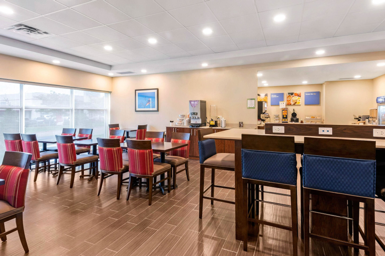 Food & Drinks 5, Comfort Inn & Suites, Durham