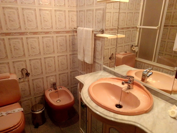 Bathroom, Holidays at Laureano, Ponta Delgada