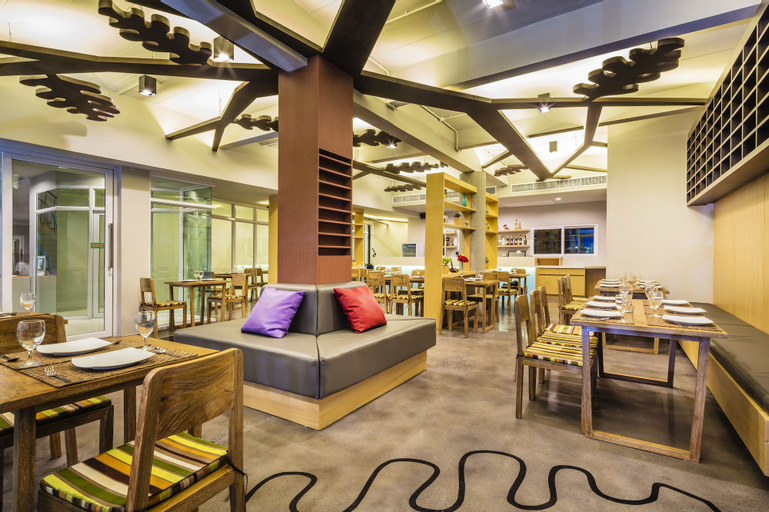 Food & Drinks 5, Atelier Suites, Wang Thonglang