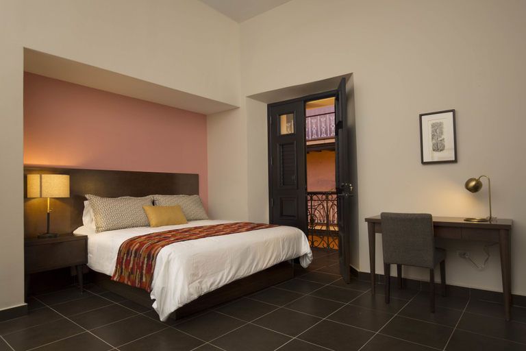 Bedroom 3, Decanter Hotel