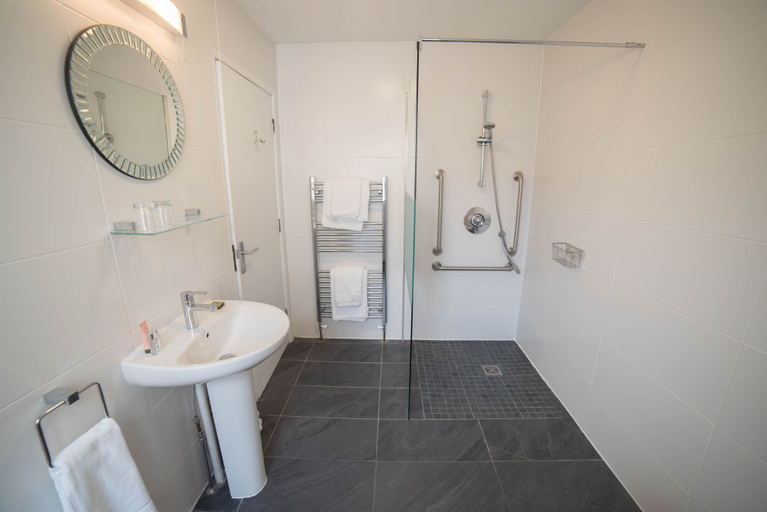 Bathroom 4, Red Mullions Guest House, Oxfordshire