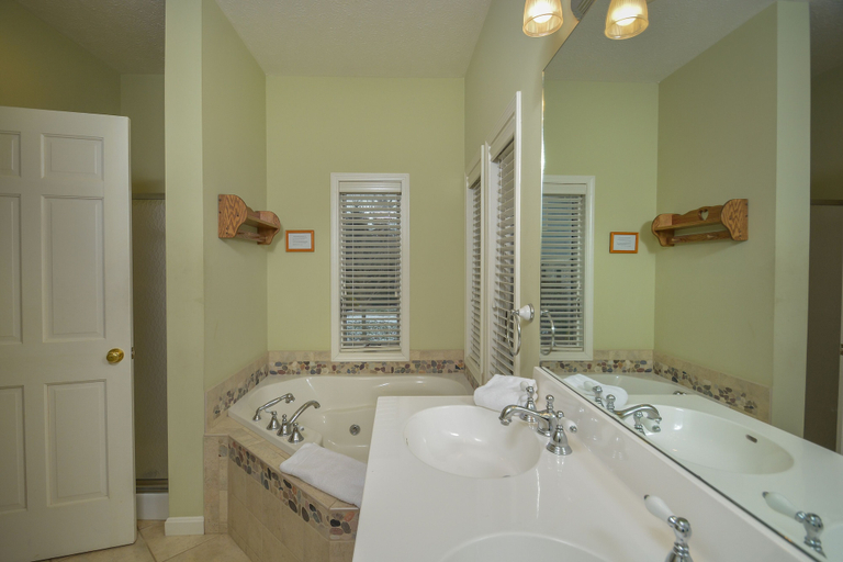 Bathroom 3, By the Lake, Garrett