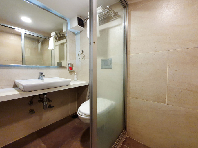 Bathroom 5, Hotel Supreme, Mumbai City