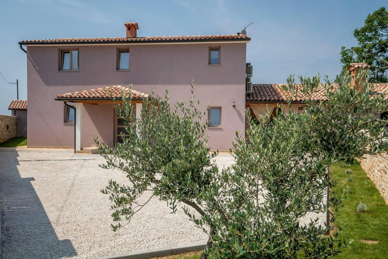 Exterior & Views, Lovely 3-bed Villa in Istria Villa Flegar, Svetvinčenat