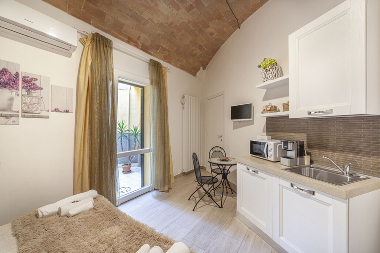 Others 5, Prima dell'Elba Bed & Breakfast, Livorno