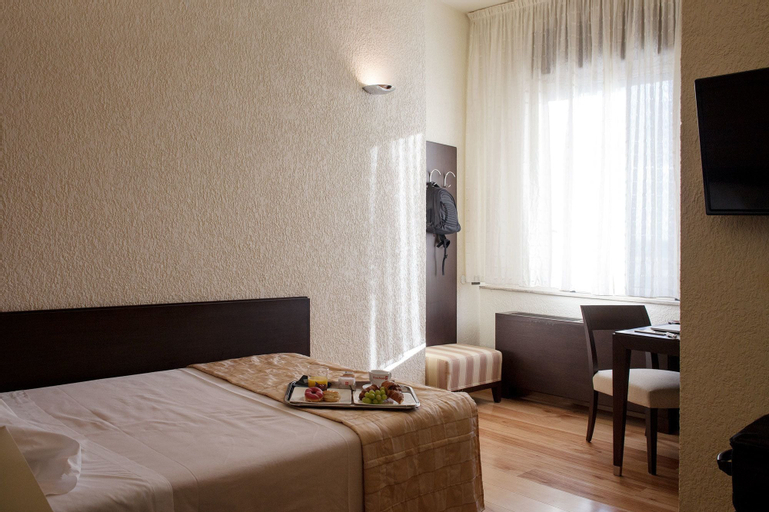 Bedroom 3, Hotel La Bettola, Vercelli