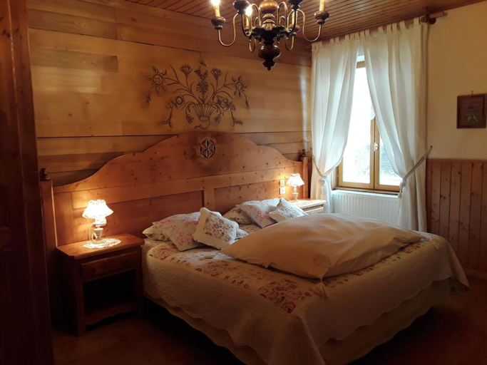 Bedroom 3, Chambre d'hote le Bellevue, Ain