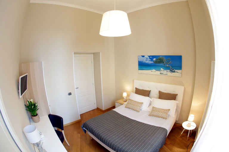 Bedroom 3, I Viceré B&B Deluxe, Napoli
