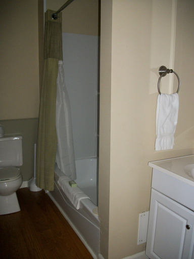 Bathroom 4, Michillinda Lodge, Muskegon
