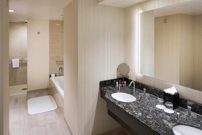 Bathroom 5, Marriott Hartford Downtown, Hartford