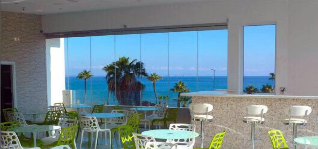 Food & Drinks