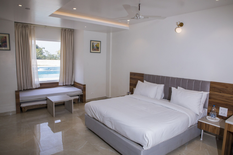 Bedroom 5, The Utopia Resort, Raisen