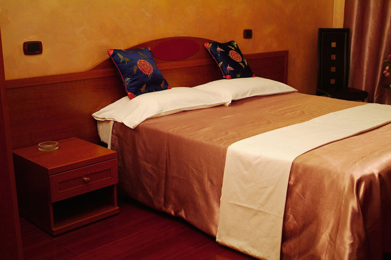 Bedroom 4, Hotel Bengasi, Torino