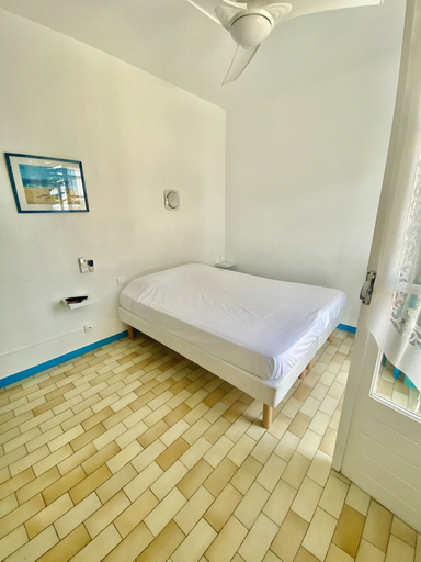 Bedroom 4, Hotel Oasis, Pyrénées-Orientales