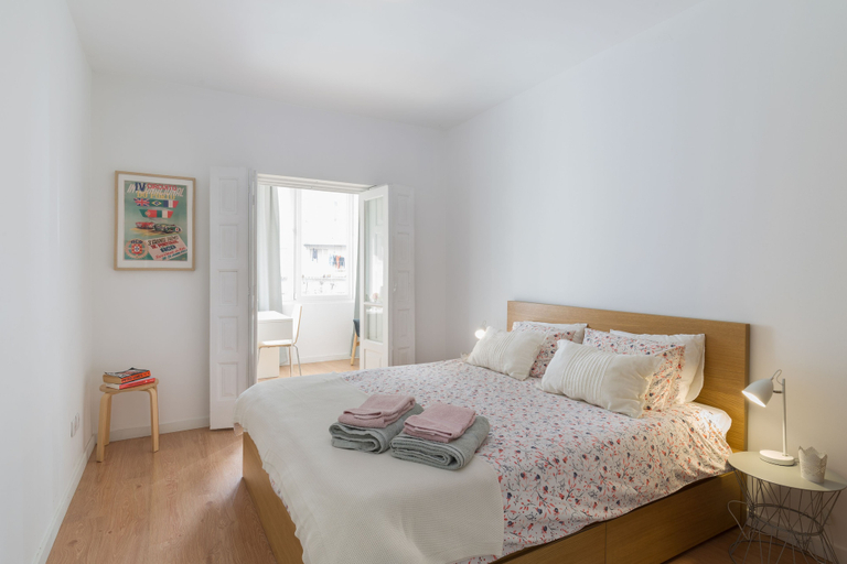 Bedroom 3, Alves da Veiga Apartments, Porto