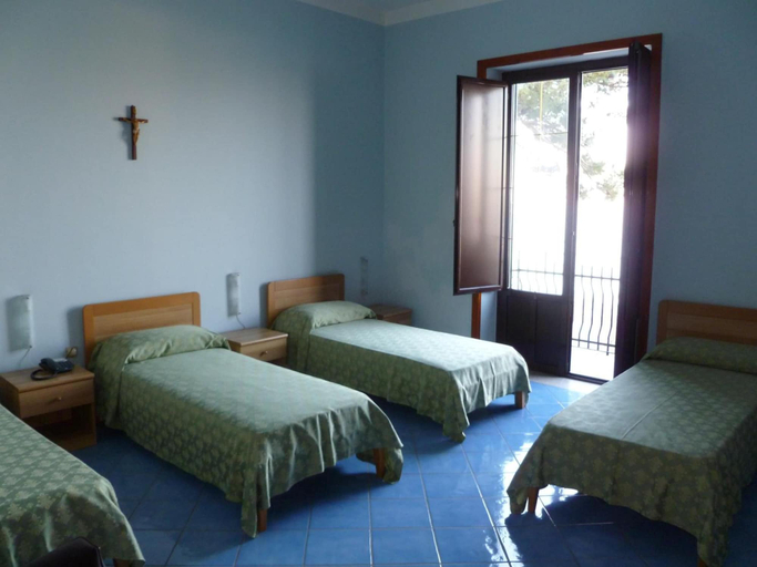 Bedroom 3, Ancelle Sorrento, Napoli