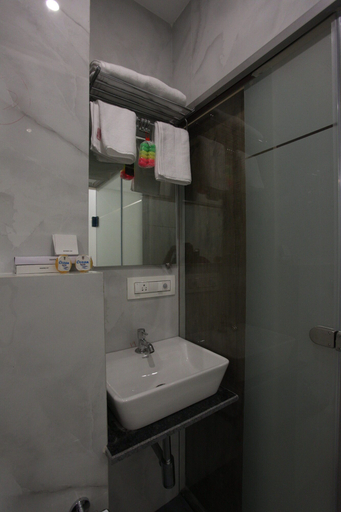 Bathroom 4, Ocean Suites Hotel, Mumbai Suburban