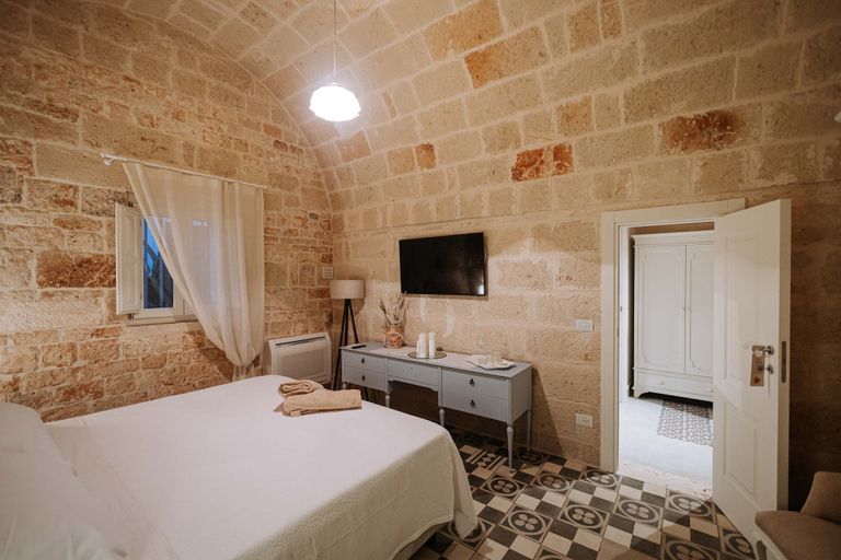 Bedroom 2, Villa Sardella, Bari