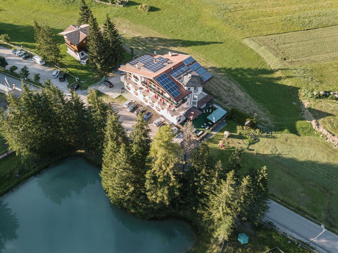 Exterior & Views 2, Hotel Chalet Pineta, Trento