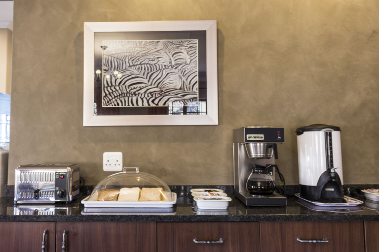 Food & Drinks 4, Ruth Avenue Guest House, Ekurhuleni