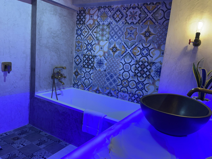 Bathroom 4, Blue Tulip, Lapu-Lapu City