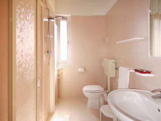 Bathroom 3, Hotel Beach 2, Venezia