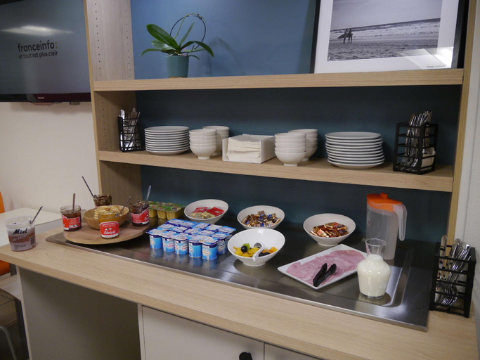 Food & Drinks 4, Kyriad Direct Classe Mont De Marsan - St Avit, Landes