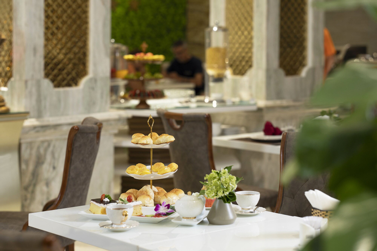 Food & Drinks 5, Blue Diamond Luxury Hotel, Quận 1