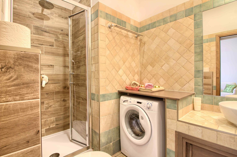 Bathroom 4, Mimoza Old Town Pula Apartments, Pula