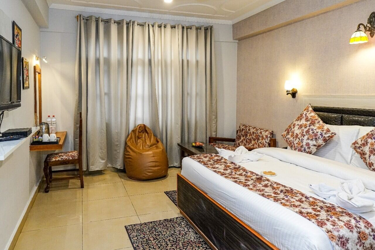 Bedroom 4, Click Sunburry Hotel Srinagar, Srinagar
