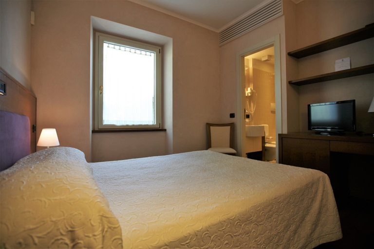 Bedroom 4, Hotel Rosa