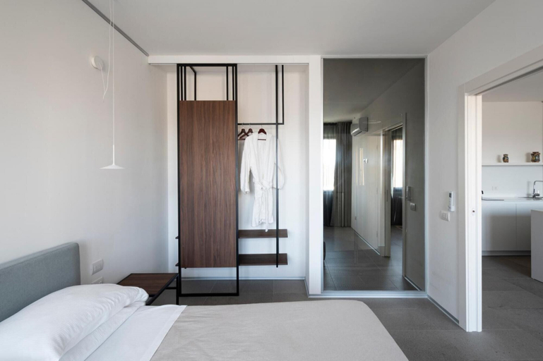 Bedroom 3, Alkamuri Posh Hotel Spa - 106 Suite Deluxe, Trapani