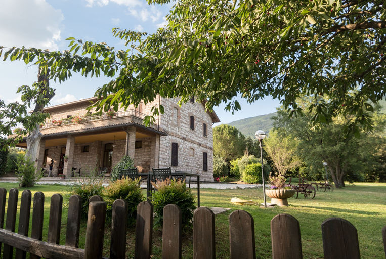 Exterior & Views 2, Agriturismo Il Giardino dei Ciliegi, Perugia