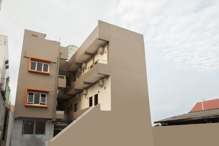 Exterior & Views 2, Hotel O Dinda Residence Syariah, Medan
