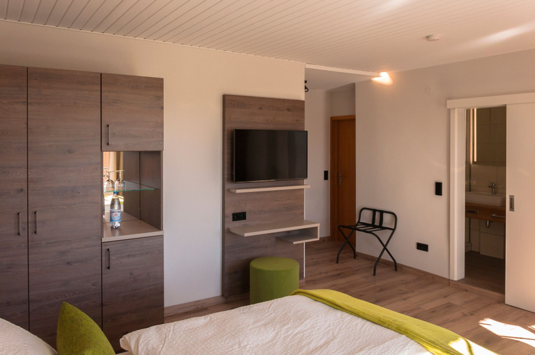 Bedroom 2, Lindenhof Hotel Garni, Ostholstein