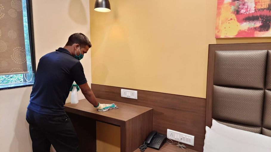 Others 4, Hotel Amigo, Mumbai City
