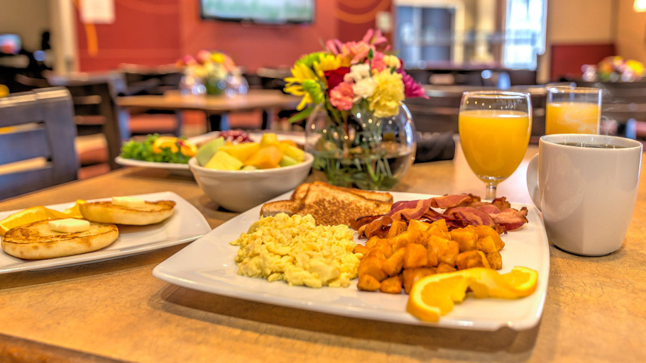 Food & Drinks 5, Holiday Inn North Quail Springs By IHG, Oklahoma
