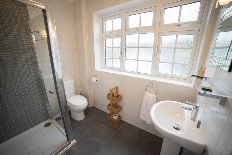 Bathroom 3, Red Mullions Guest House, Oxfordshire
