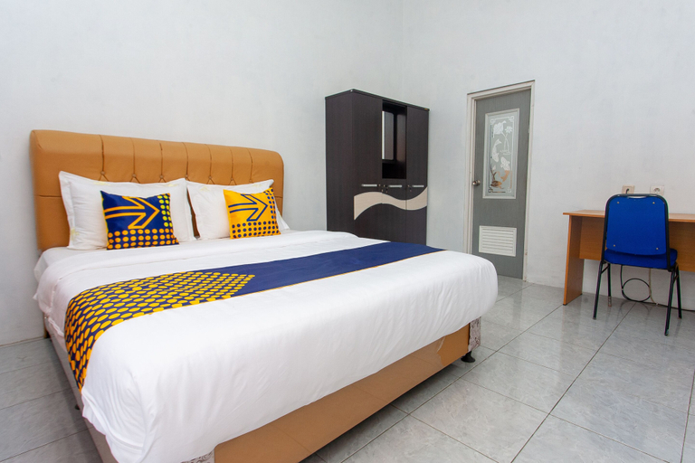 Bedroom 1, SPOT ON 2830 Azka Guest House Syariah, Cilacap