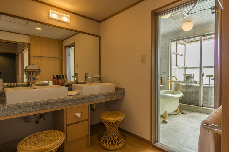 Bathroom 4, Taberu Oyado Hamanoyu, Higashiizu