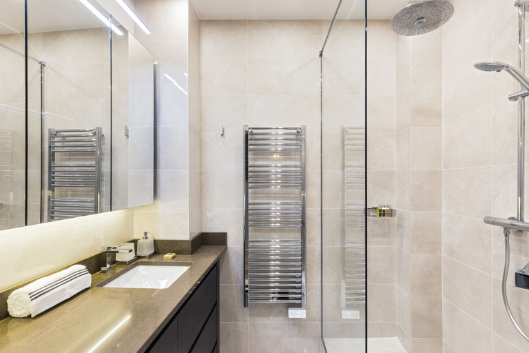 Bathroom 4, Luxury Apartment Paris Louvre II, Paris