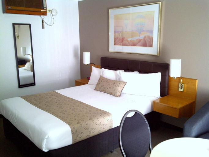 Bedroom 2, Hermitage Motor Inn, Wangaratta - Central