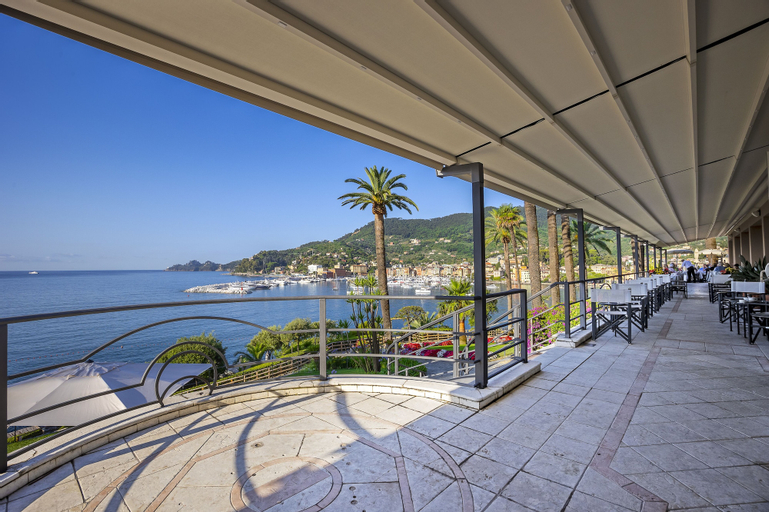 Exterior & Views 23