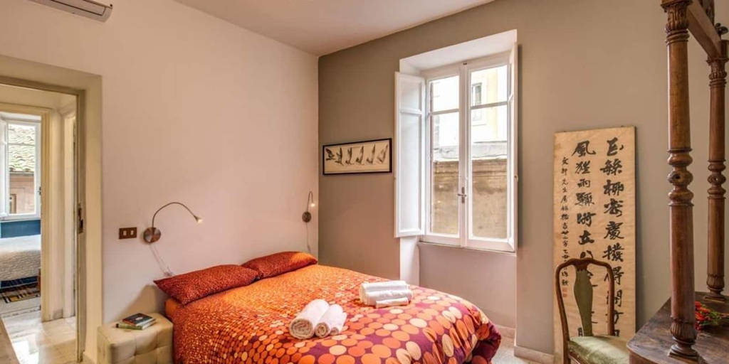 Room 2, Monti Coliseum 3 bedroom 2nd floor, Roma