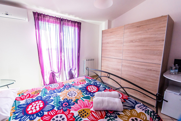 Bedroom 3, New Naxos Village, Messina