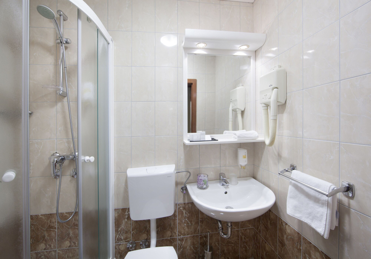 Bathroom 4, Hotel Kristal - Liburnia, Opatija/Veprinac