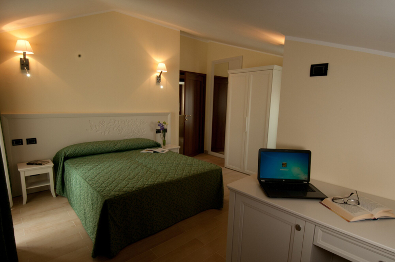 Bedroom 5, Hotel San Berardo, L'Aquila
